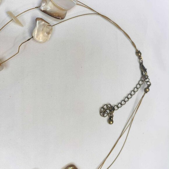 Vintage Mother-of-Pearl Layered Necklace — 39–44 cm Adjustable - Picture 7 of 8